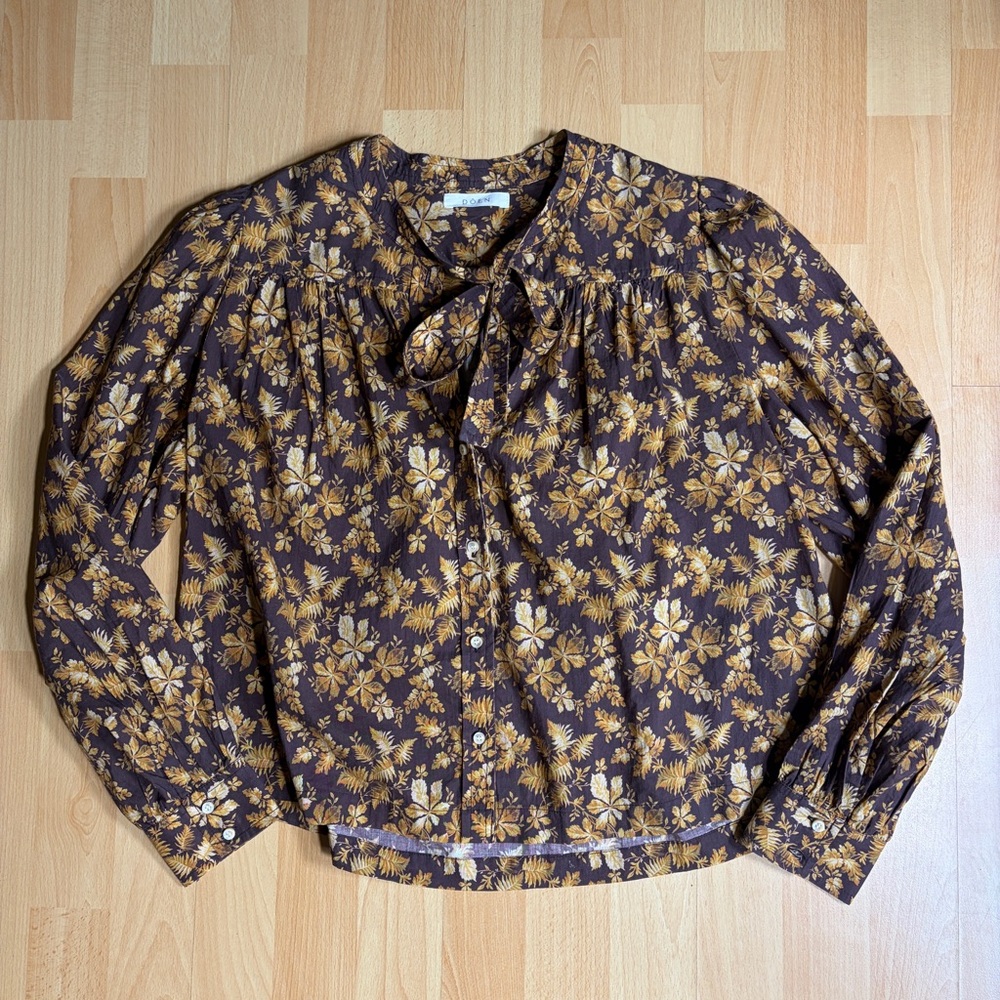 Chic Floral Button-Up Blouse - image 7